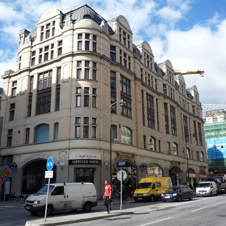 Fastighet på Vasagatan 15-17 - Norrmalm